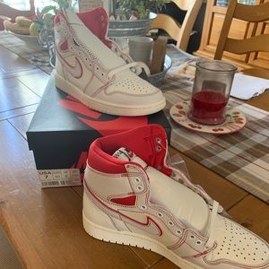 Jordan 1 Retro High  OG Phantom gym red